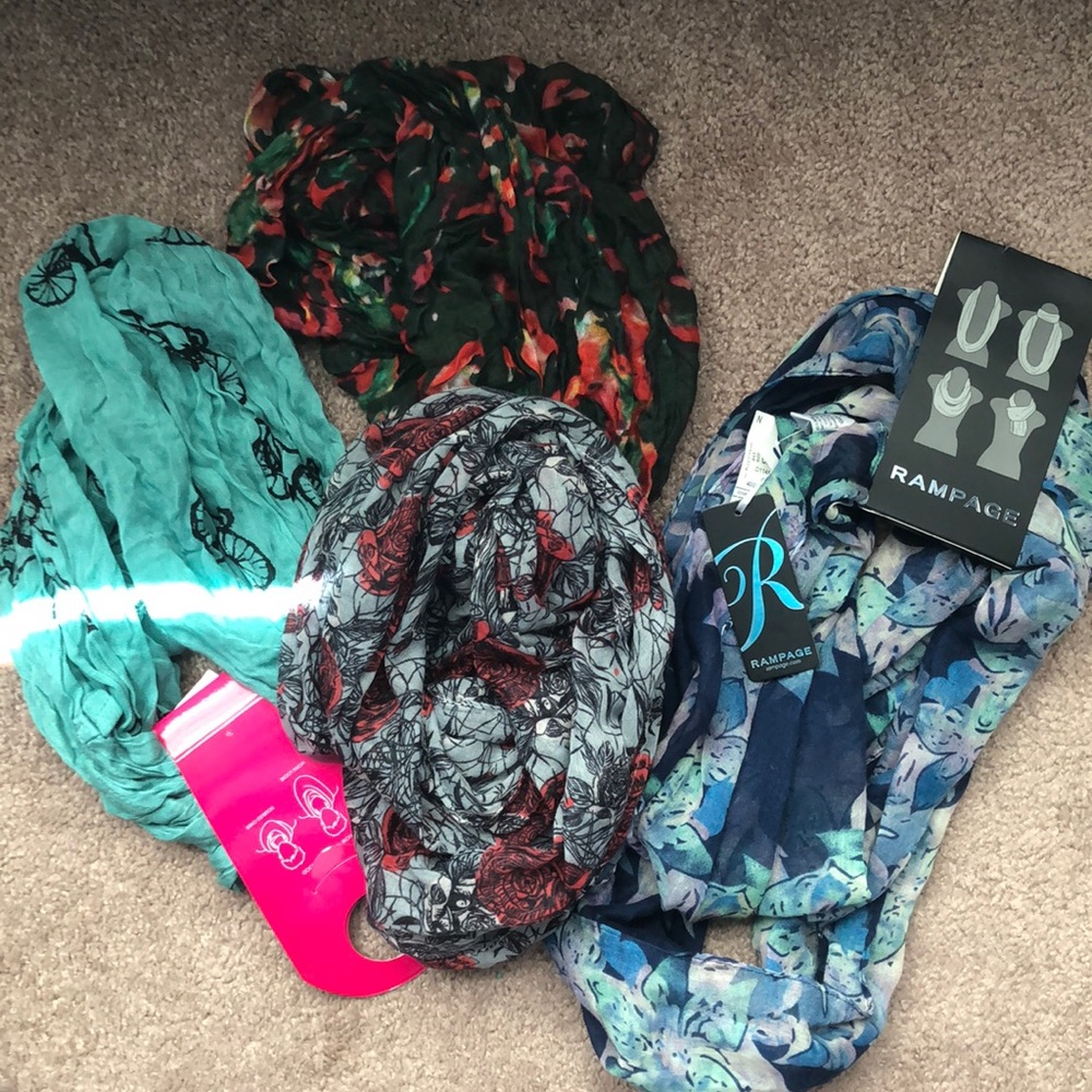 Scarfs